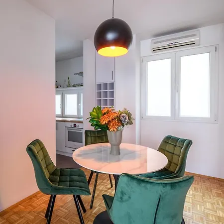 Marshal Nbg Apartment *